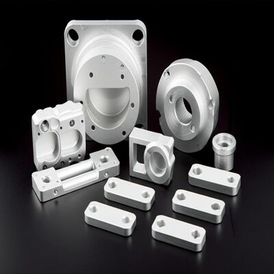 Хорошая цена Металлические детали, обработанные на заказ с помощью станковой обработки с толерантностью ±0,01 мм в нержавеющей стали для аэрокосмических, автомобильных и медицинских применений онлайн