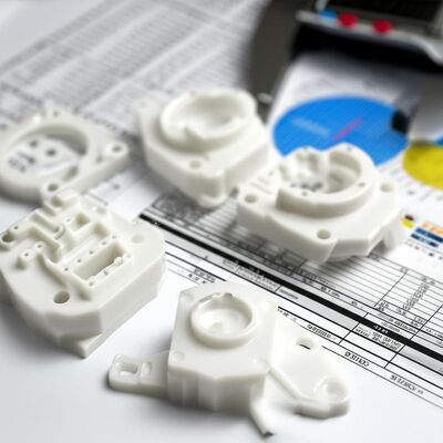 Хорошая цена Части для прецизионной пластмассовой СНК с сложной формой поверхности, тонкой проходкой и полноразмерным отчетом об осмотре онлайн